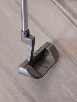 Plus 1 Wave Motion Feel 3 golf putter