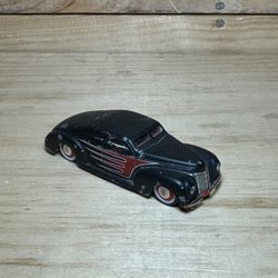 1/64 ROAD RATS '40 FORD! BLACK PRIMER WITH RED SCALLOPS