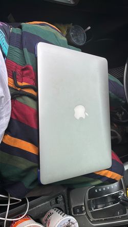 Apple MacBook Laptop