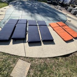 6 SUNBRELLA LOUNGE CHAIR CUSHIONS NAVY & ORANGE OUTSIDE FURNITURE CUSHIONS LIKE NEW