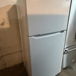 Frigidaire Refrigerator 