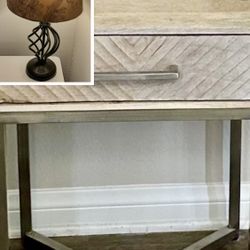 End Table with Drawer and Lamp  ** Great Price ** Two Items 