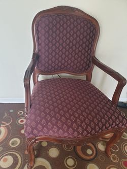 KINGS ARM CHAIR