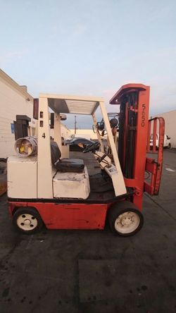 Nissan Forklift 6000