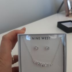 BRAND NEW, EARRINGS AND NECKLACE SET