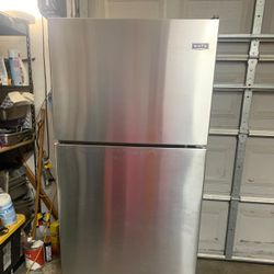  Maytag refrigerator, top and bottom. In good condition 