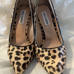 Steve Madden Faux fur leopard print heel
