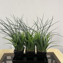 🌿 Decorative Artificial Grass Set 