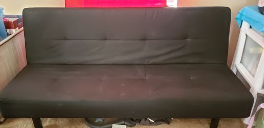 Futon sofa can also make it flat for bed