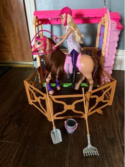 Barbie Horse Stable + accessories