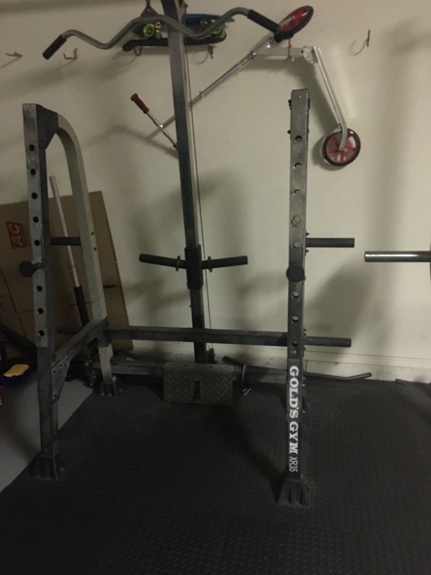 Golds gym xr35 squat rack