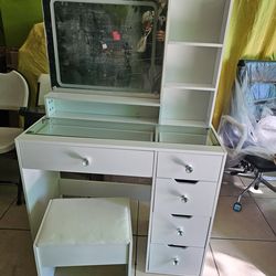 Makeup Vanity With Led