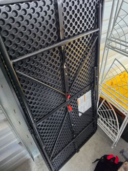 Foldable table