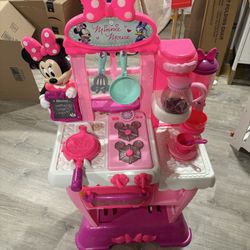 Mini Mouse Kitchen