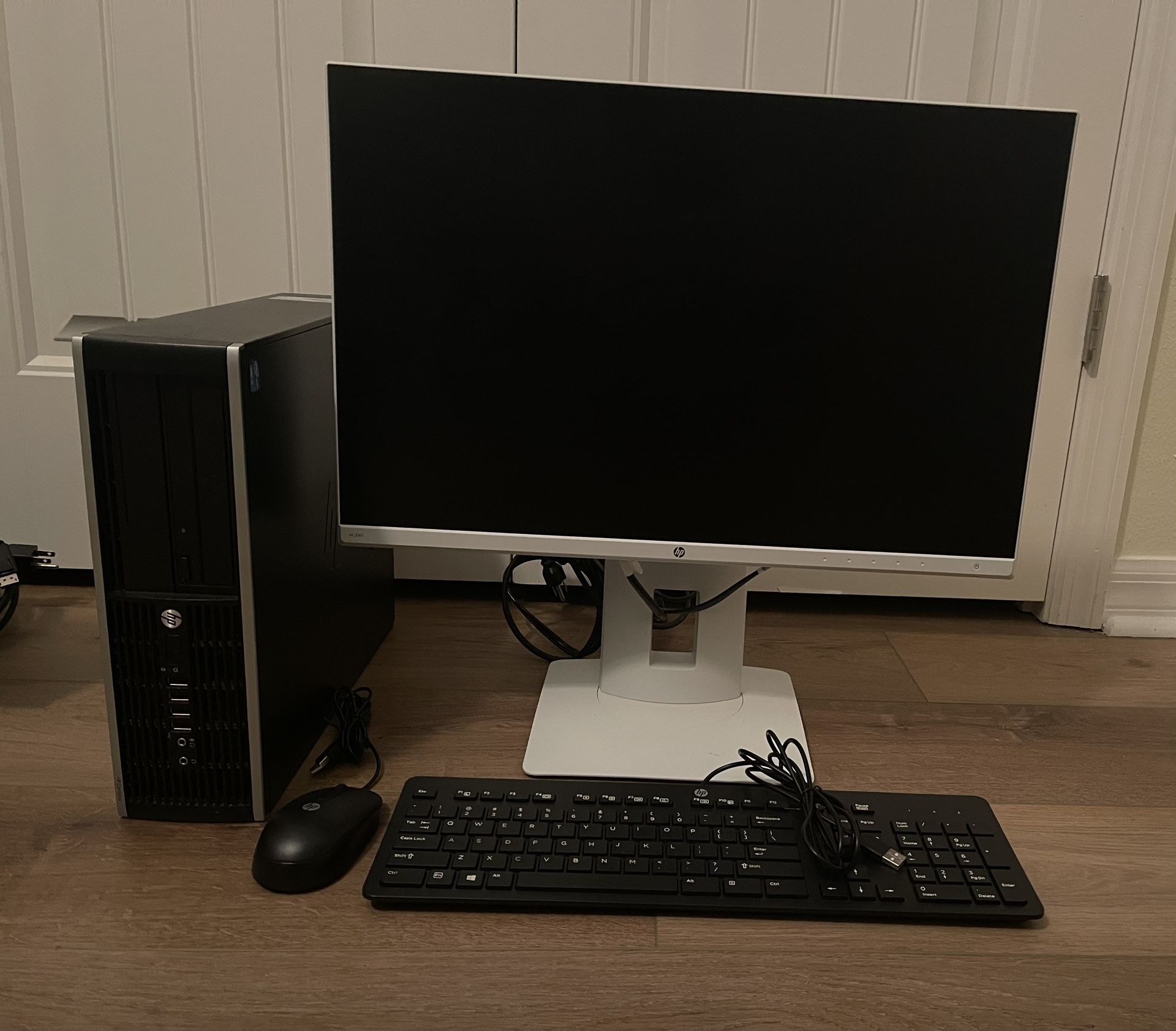 HP Home Computer For Sale With Flat Screen Monitor