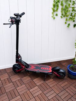 Kaabo Mantis 8 Electric Scooter