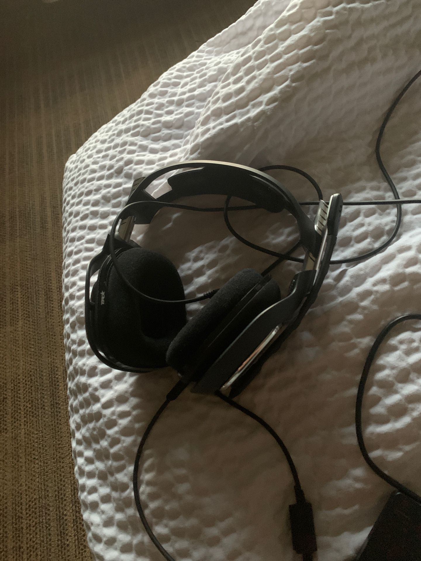 Astro a-40s new for ps4 offer a price