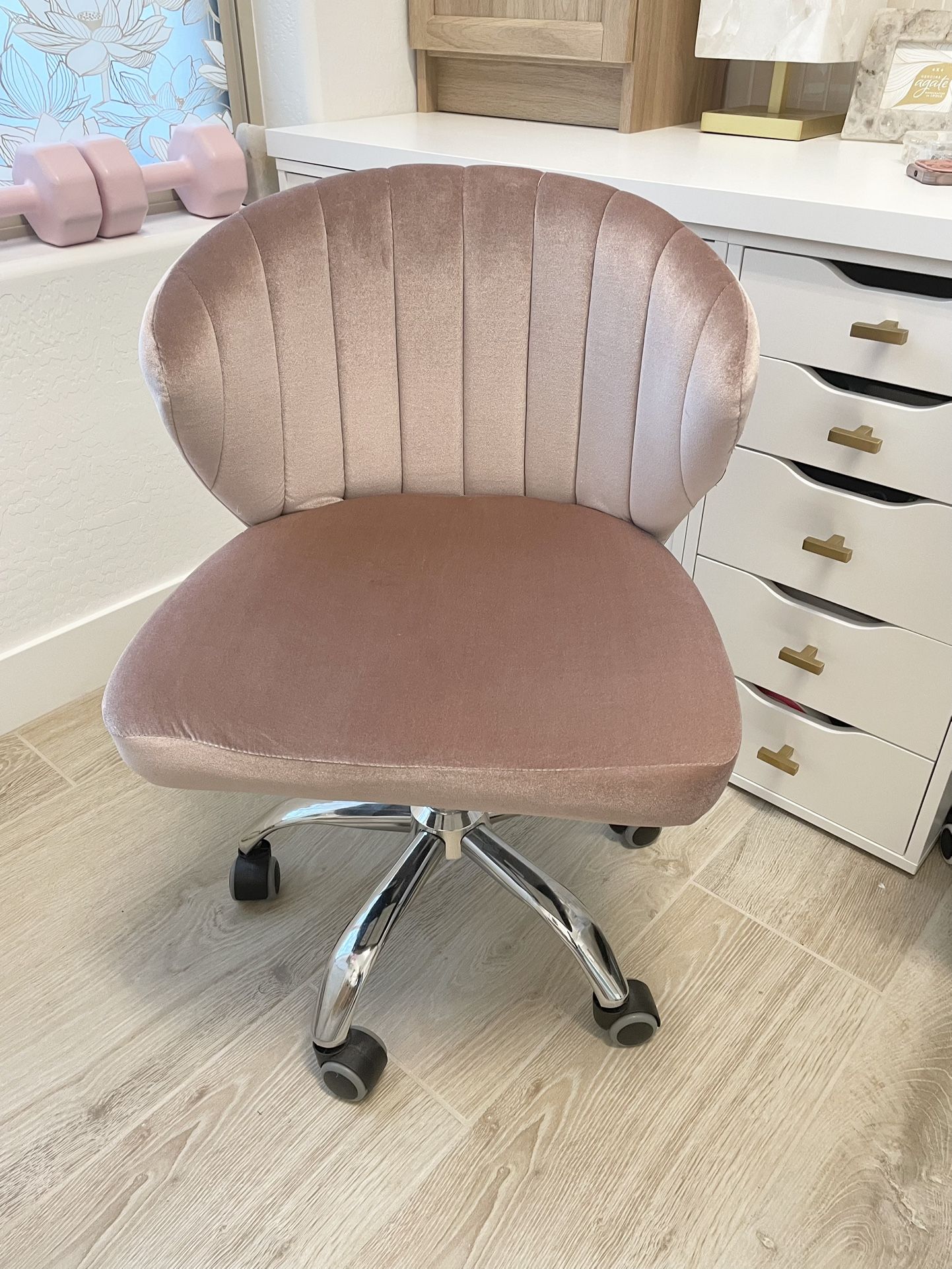 Velvet Swivel Pink Office Chair