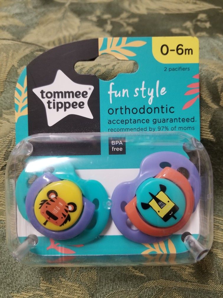 Tommee Tippee 0-6 Months 2 Pack Pacifiers