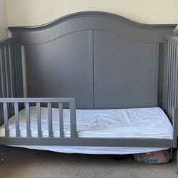 Gray crib/toddler Bed/Full
