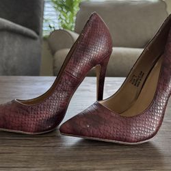!!!Burgundy Heels!!!