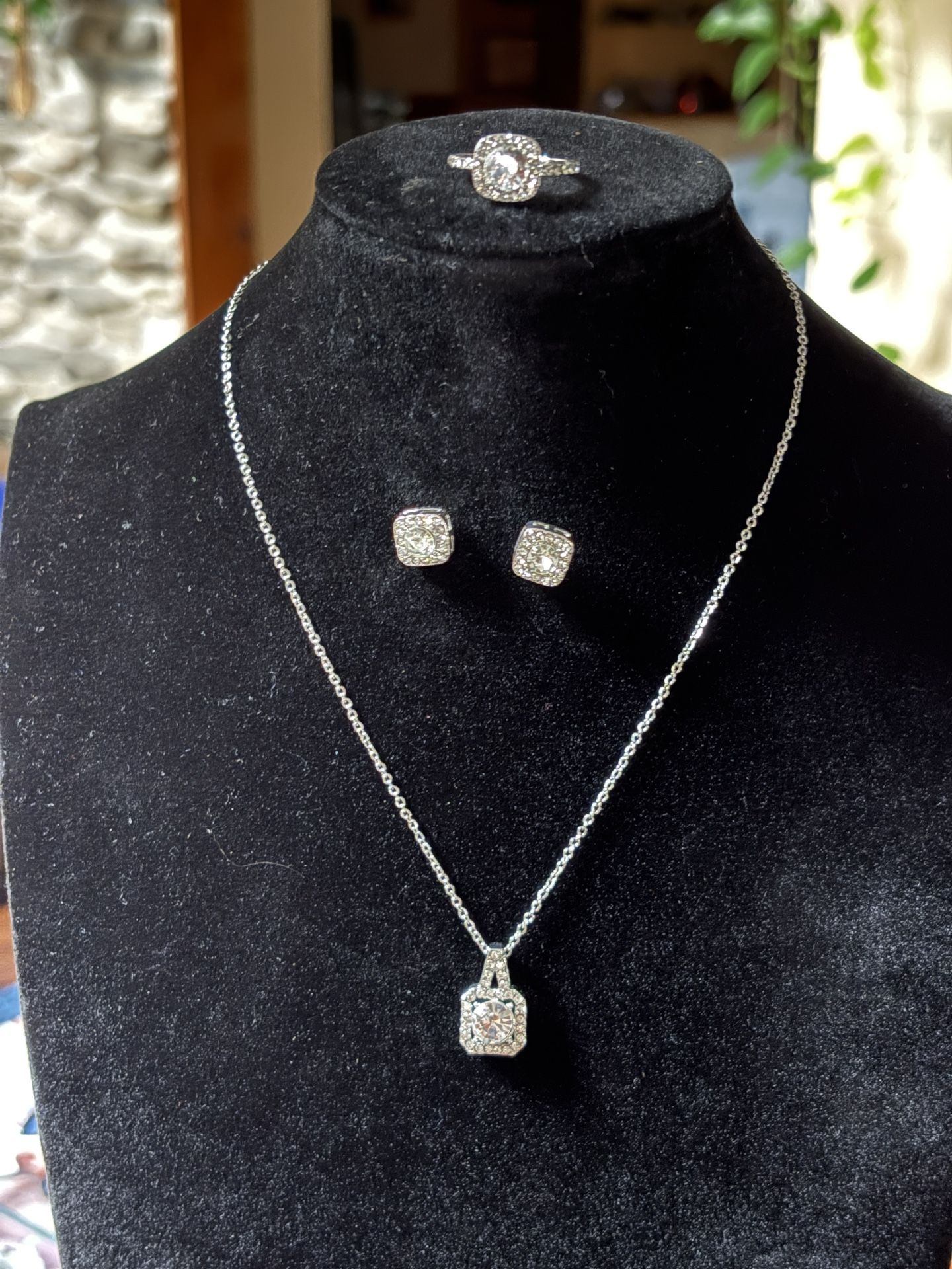 Silver Crystal Halo Necklace