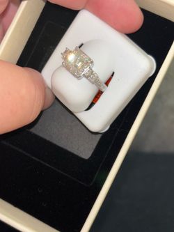 Sterling silver moissanite ring size 6