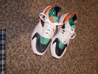 Multicolored size 8.5 nike air huaraches