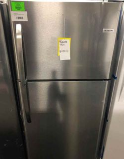 Frigidaire Top Freezer Refrigerator 💲 P5