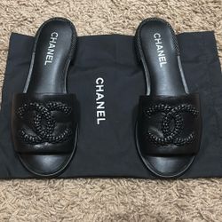 Brand New Worn Only One Time Chanel Black Cc Sandals