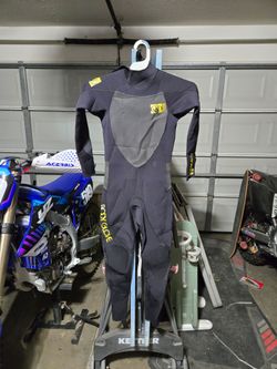 Body Glove Full Wetsuit youth size 10 siroko