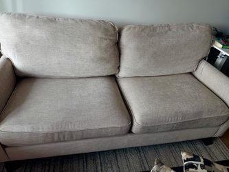 2 seater couch for sell