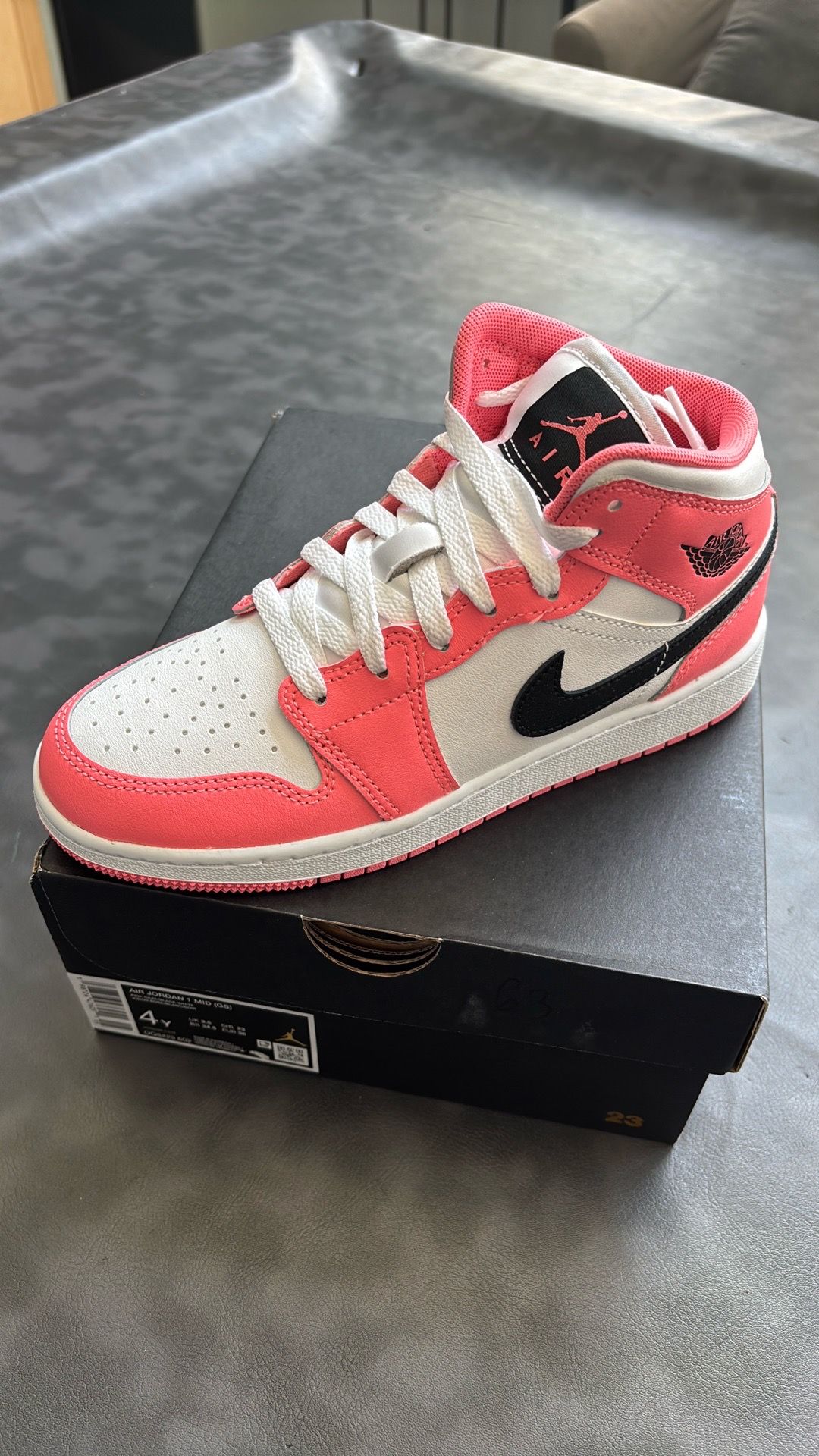 Jordan 1 Mid