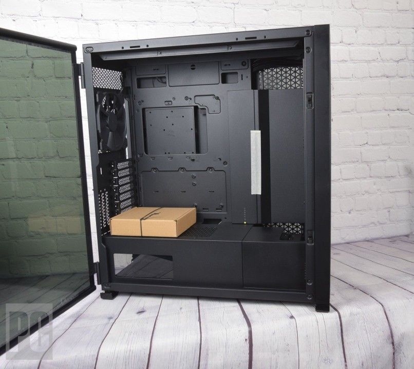 7000D AIRFLOW Full-Tower ATX PC Case — Black