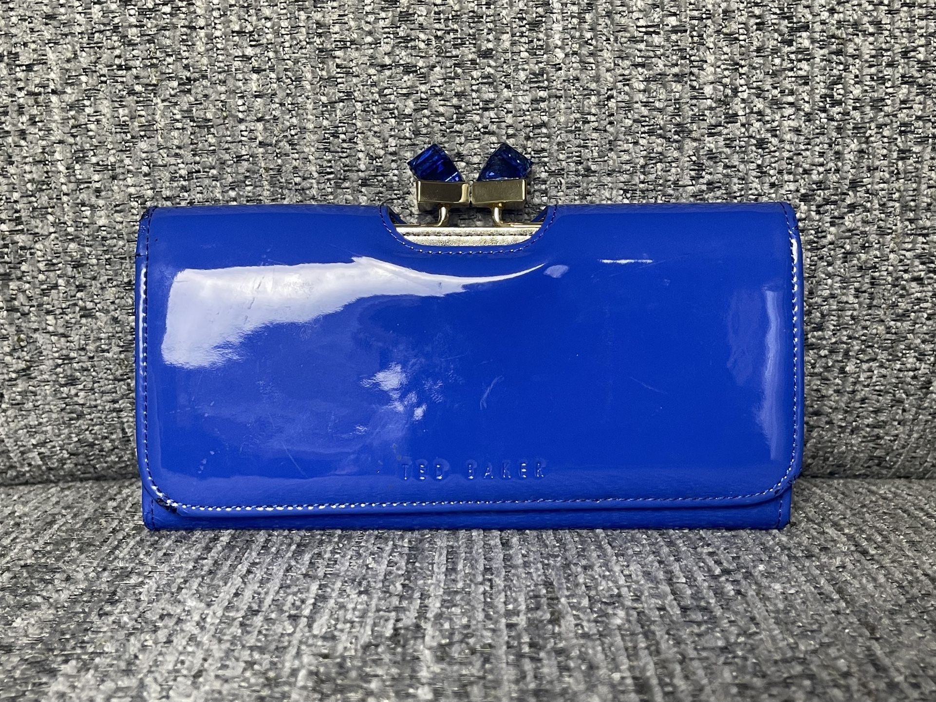 Ted Baker Womens Patent Leather Snap Closure Kiss Lock Envelope Wallet Blue