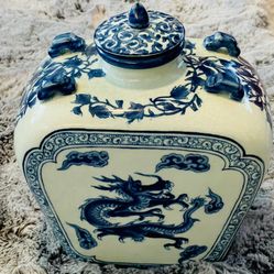 Vintage Chinese Large Porcelain Blue Dragon Vase w/Lid