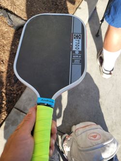 Pickleball paddle