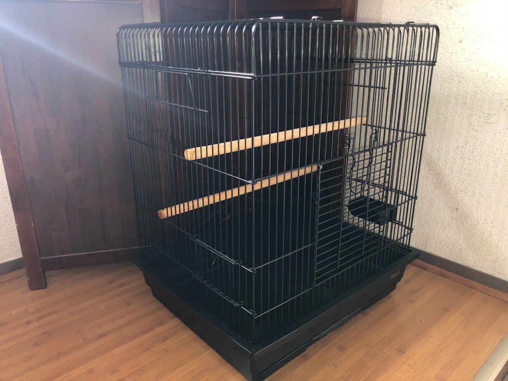 Bird cage! In GREAT condition.