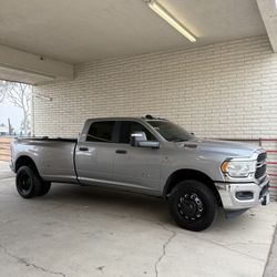 2023 Ram 3500 Big Horn Dually Truck