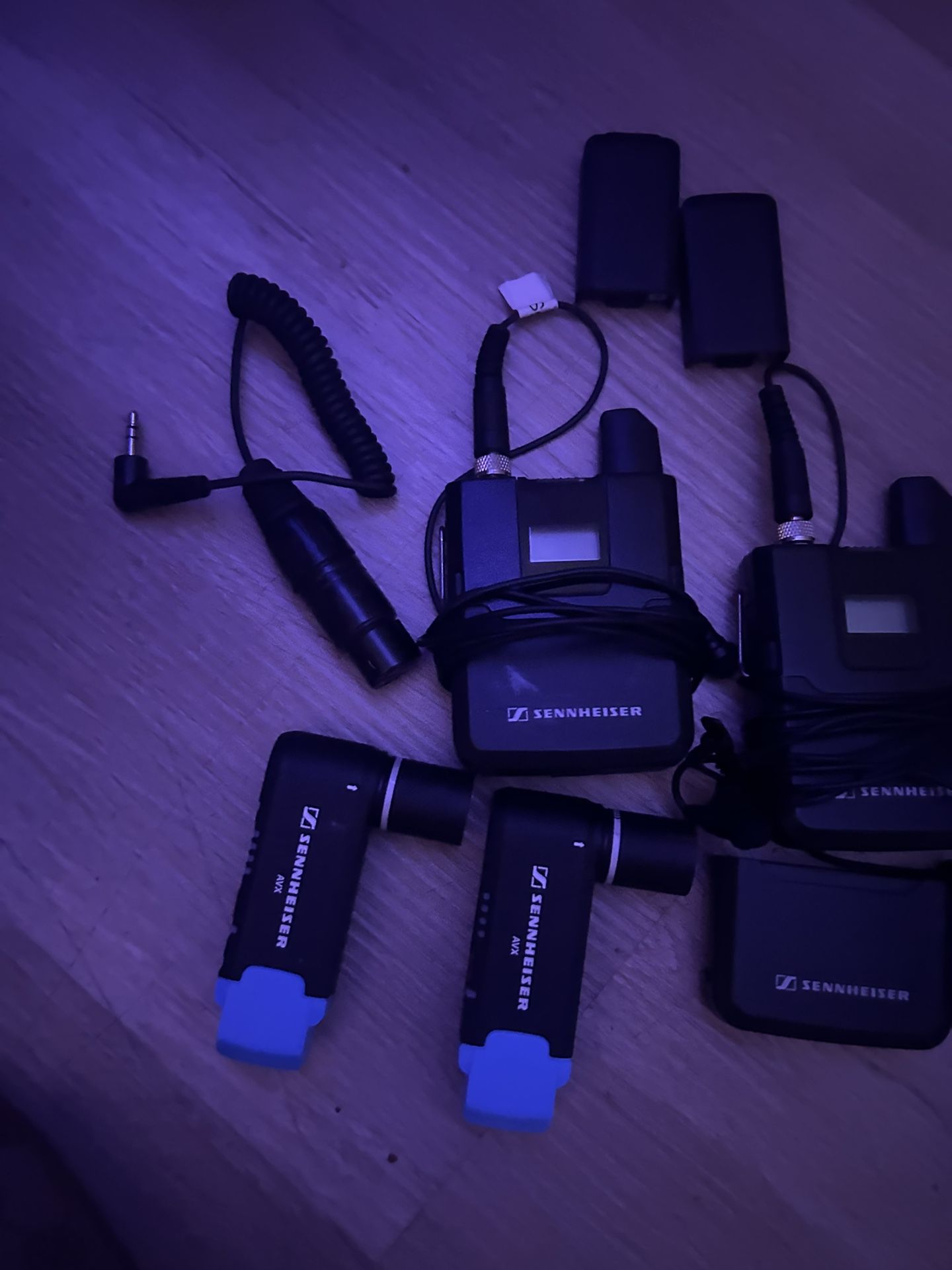 ME2 AVX Wireless Microphone Set