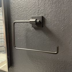 Matte Black Towel Bar / Toilet Paper Set