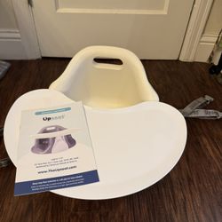 Upseat baby floor and booster seat