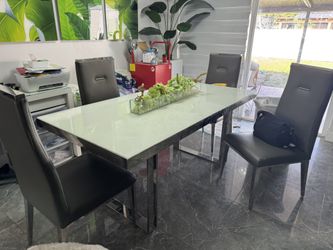 Dinning Table
