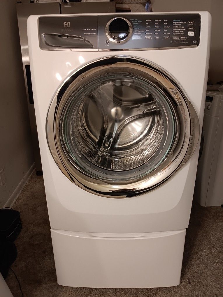 White Electrolux Washer