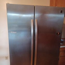 Stainless Steele Kenmore Refrigerator 
