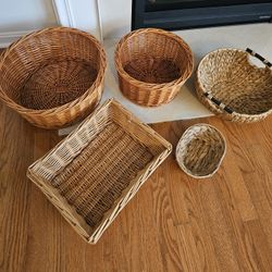(5) Assorted Wicker Baskets In "Like New" Condition!  Multifunctional Uses!  