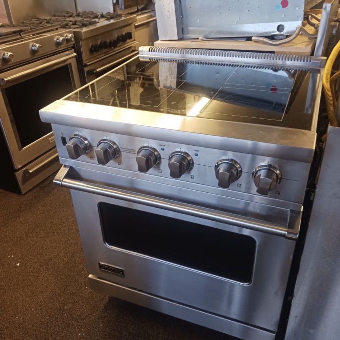 Viking 30” Electric Range for Sale in Cardiff, CA - OfferUp