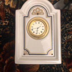 RELOJ ANTIGUO DE PORCELANA FILETEADO 