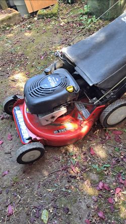 Briggs & Stratton Quantum XRM 6.75 Horse Power Snapper Lawn Mower