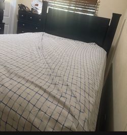 Free queen bed